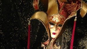 Féérie marionnettes et lumières pour carnaval vénitien